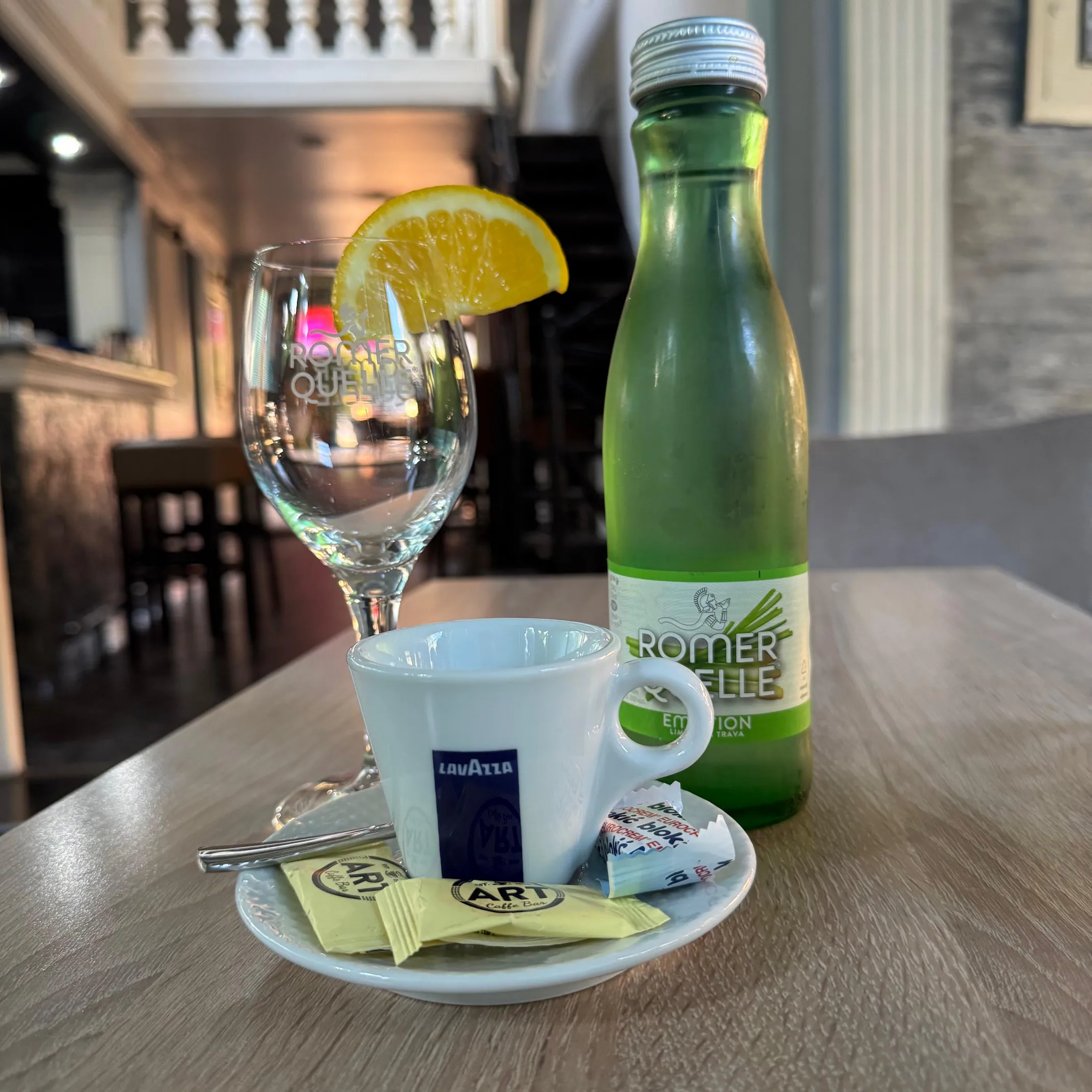 Römer mineralna voda u Caffe Bar Art - kvalitetna naturalna voda